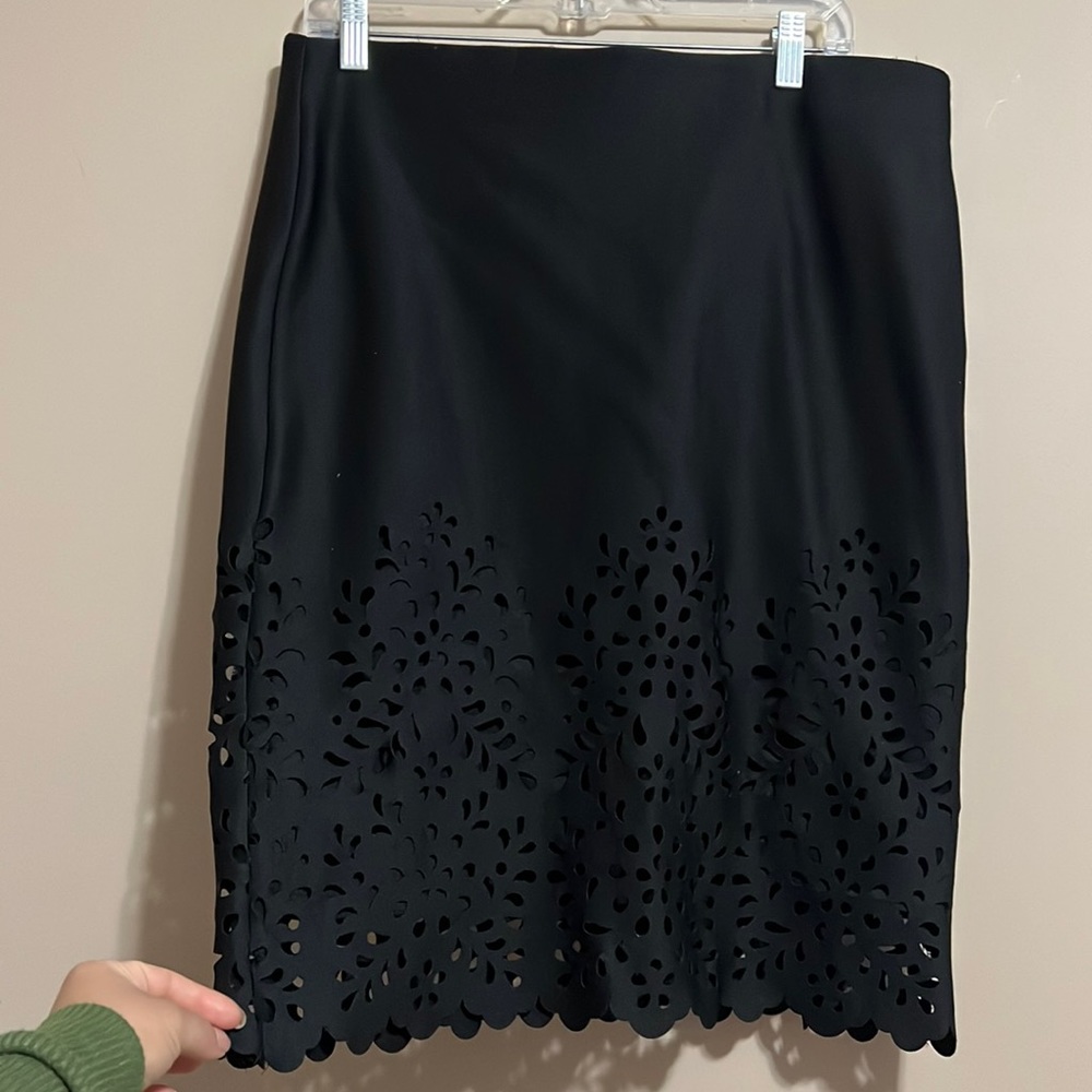 Nine West black lace skirt - size large